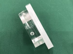 二層のアクリル側面